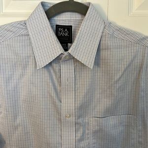 Jos A Bank Mens Dress Shirt 15.5x33 Traveler Slim fit